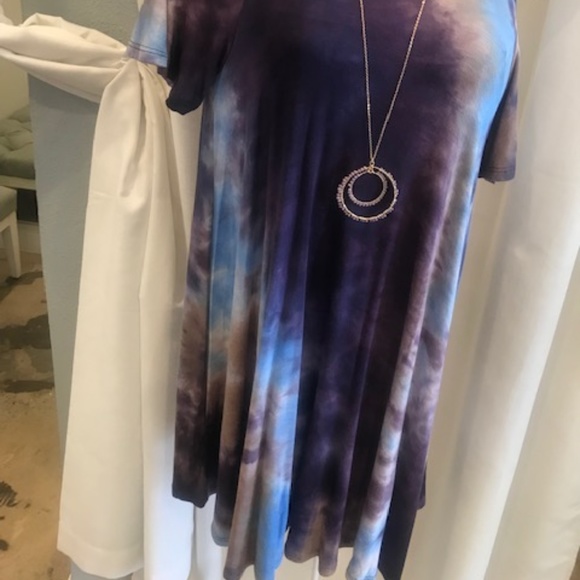 NWT! COLD SHOULDER DRESS - Picture 2 of 2